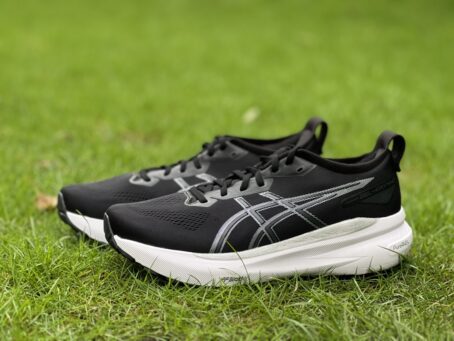 (WMNS) ASICS Gel-Kayano 31 Wide Sneakers 'Black Pure Silver' 1012B670-002