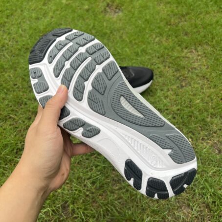 (WMNS) ASICS Gel-Kayano 31 Wide Sneakers 'Black Pure Silver' 1012B670-002 - Image 3